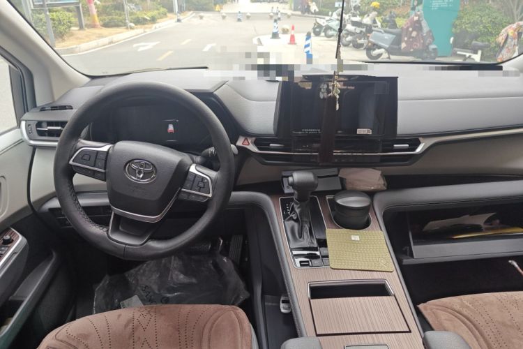 Used Toyota Granvia 2023 2.5L Hybrid Comfort Edition