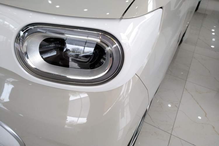 Used Wuling Hongguang MINIEV 2024 3rd Generation 215km Youth Edition Left Front Headlight