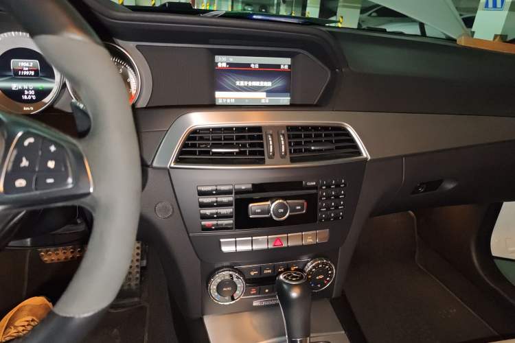 Used Mercedes-Benz C-Class 2011 C 200 Fashion Travel Edition
