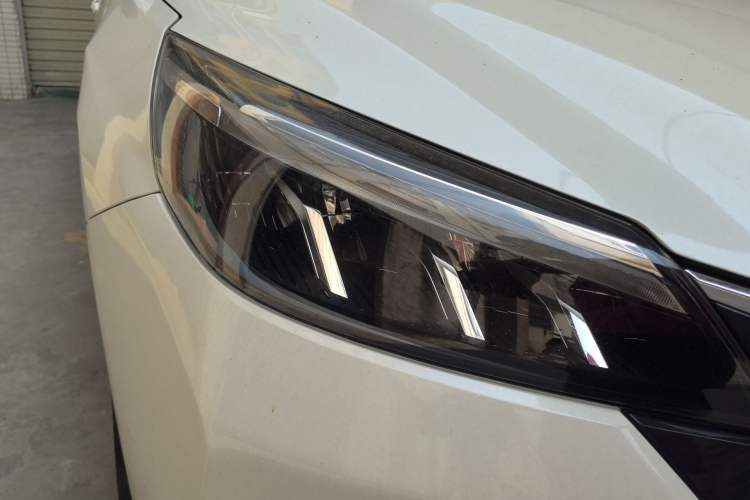 Used Venucia T90 2020 2.0L CVT Smart Connect & Smooth Drive Edition Right Front Headlight