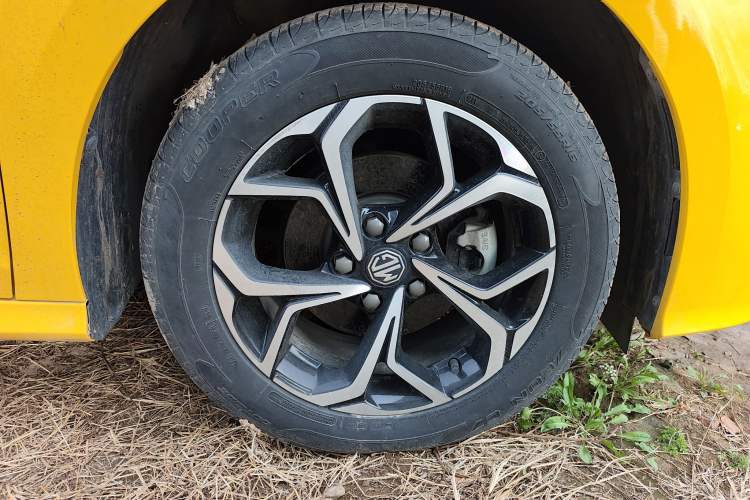 Used MG 5 2021 Revised Version 180 DVVT CVT Youth Luxury Edition Right Front Wheel Hub