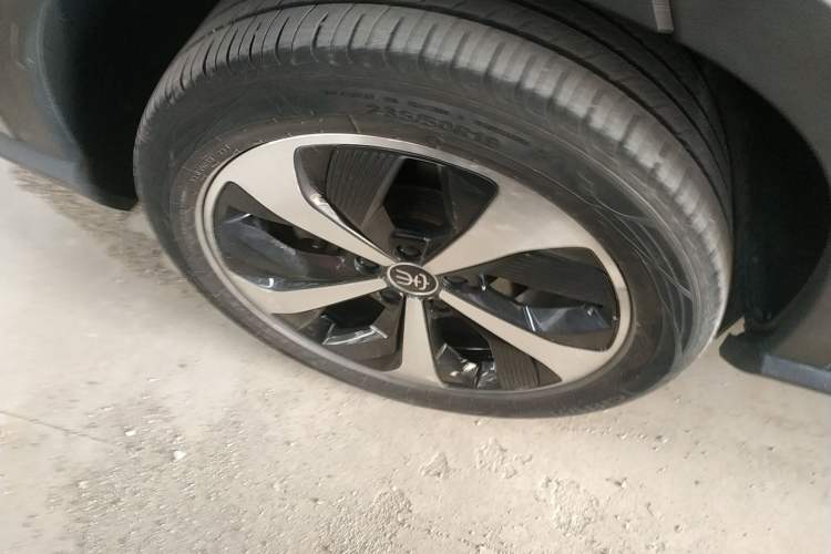 Used BYD Song PLUS New Energy 2021 EV Flagship Model Right Rear Wheel Hub