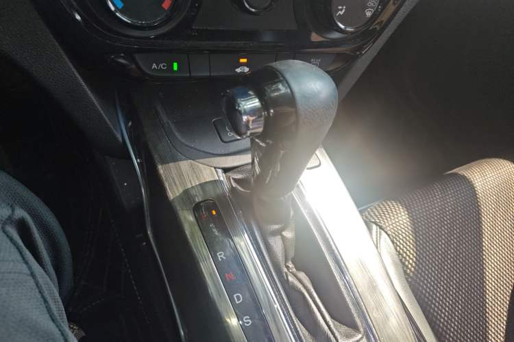 Used Honda XR-V 2015 1.8L EXi CVT Comfort Version Gear Lever