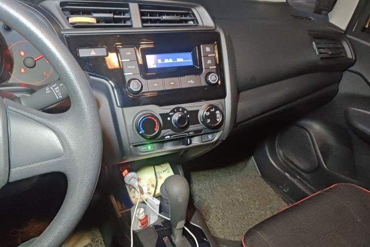 Used Honda Fit 2018 1.5L CVT Comfort Sunroof Version Audio And AC Panel