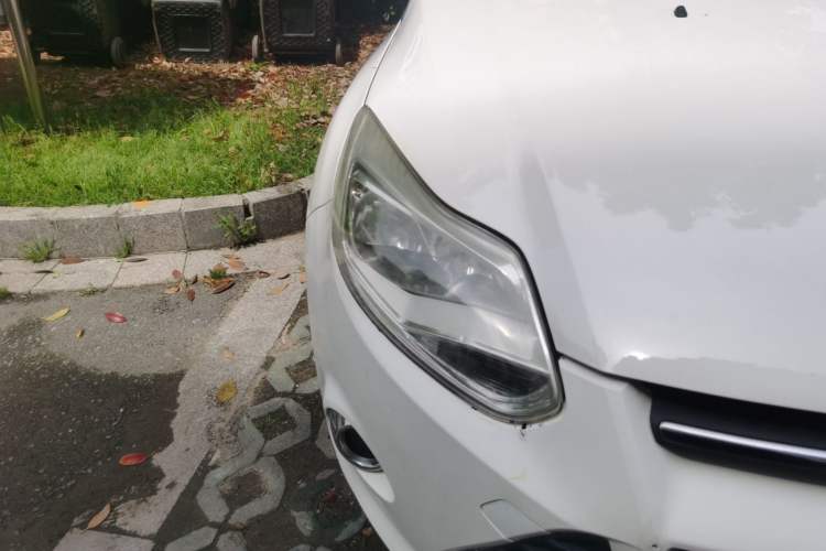 Used Ford Focus 2012 Sedan 1.6L Automatic Fashion Edition
