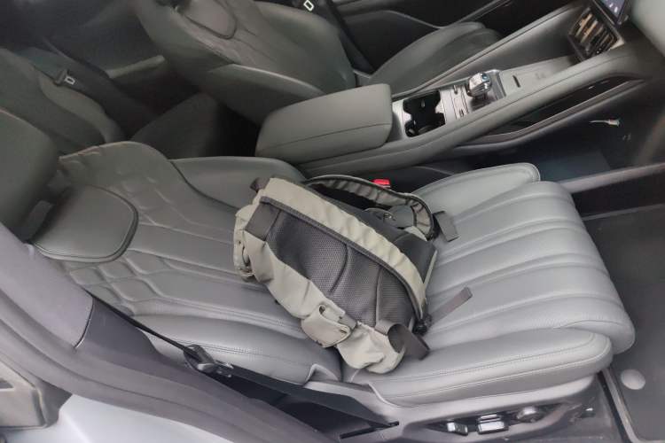 Used BYD Song L EV 2025 Intelligent Driving Version 662 km LiDAR Excellence Edition
