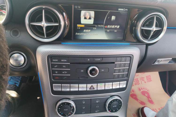 Used Mercedes-Benz SLC 2018 SLC 260 Zhu Yan Special Edition Audio And AC Panel