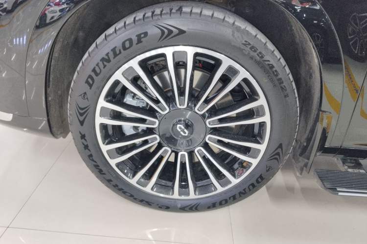 Used Hima AITO M7 2024 1.5T Intelligent Driving 4WD Ultra Version 6 Seats Left Front Wheel Hub