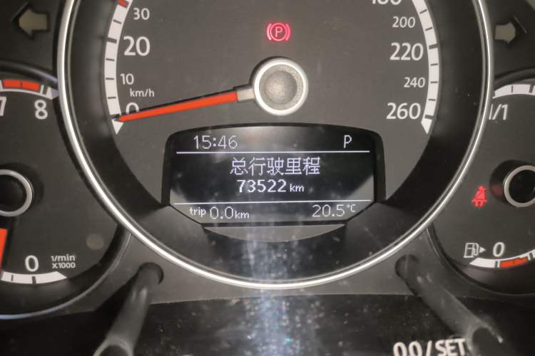 Used Volkswagen Beetle 2013 1.2TSI Fashion Edition Odometer Close Up