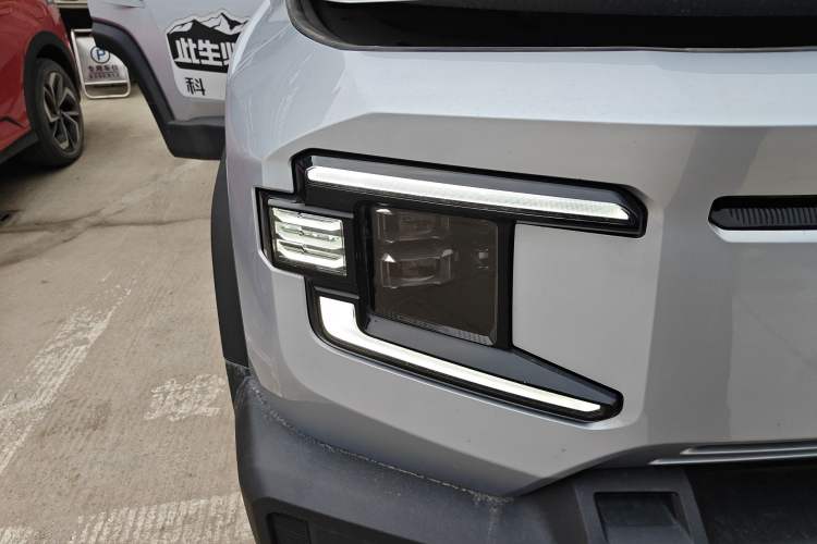 Used Deepal G318 2024 Four-Wheel-Drive Air Suspension Model
