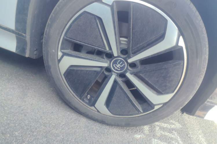 Used BYD Song L EV 2025 Intelligent Driving Version 662 km LiDAR Excellence Edition Exterior 4