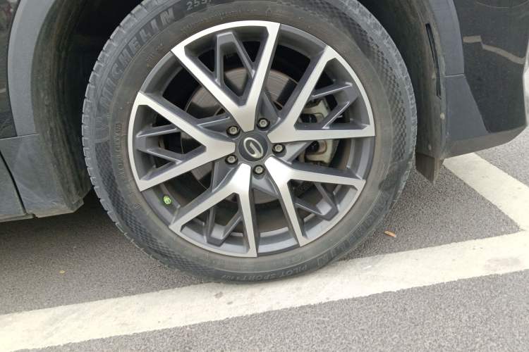 Used GAC Trumpchi GS8 2022 Linghang Series 2.0 TGDI Two-Wheel-Drive Luxury Smart Connectivity Version (7 Seats) Right Front Wheel Hub