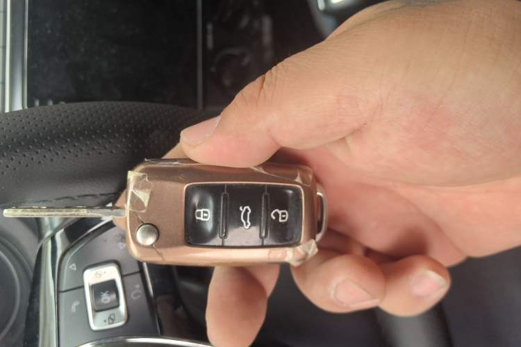 Used Volkswagen Polo 2016 1.6L Automatic Comfort Model
