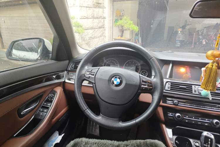 Used BMW 5 Series 2014 525Li Leading Model Steering Wheel