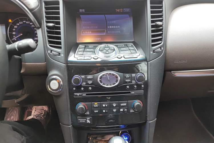 Used Infiniti QX70 2013 3.7L Standard Edition Audio And AC Panel