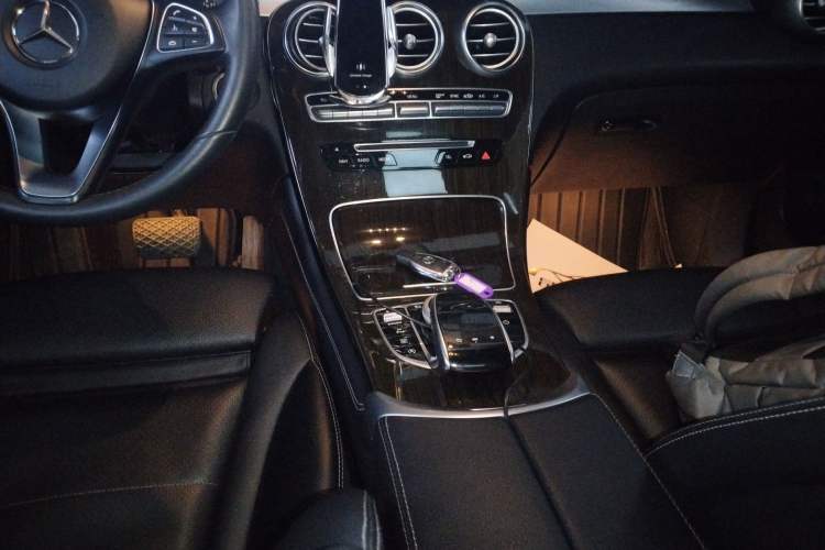 Used Mercedes-Benz GLC 2017 GLC 260 4MATIC Luxury Model
