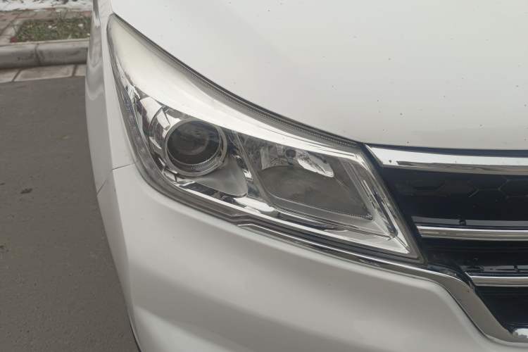 Used Baojun 730 2017 1.5T Manual Fashion Version 7 Seats China V Emission Standard Right Front Headlight