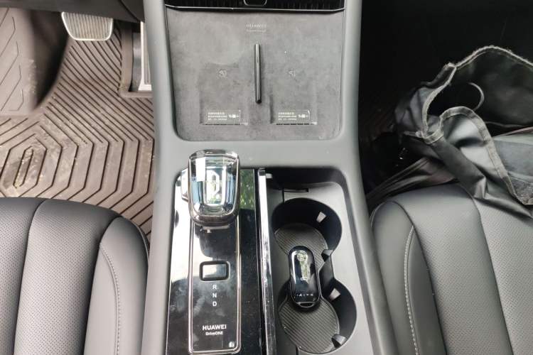 Used Hima AITO M7 2024 1.5T Rear-Drive Plus Version 5 Seats Gear Lever