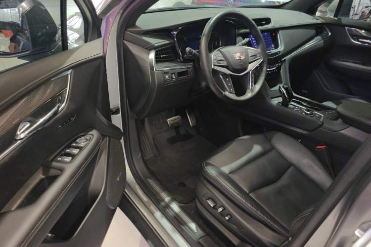 Used Cadillac XT5 2022 2.0T Four-Wheel Drive Luxury Version (Hummingbird Edition) Left Front Seat