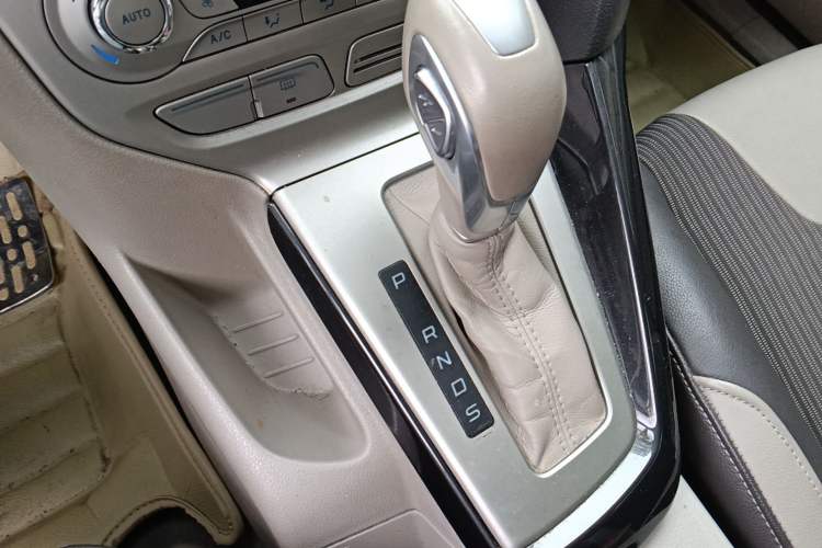 Used Ford Focus 2012 Hatchback 1.6L Automatic Fashion Edition