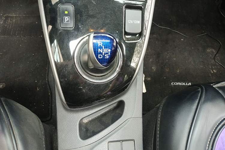 Used Toyota Corolla 2016 Dual-Engine 1.8L E-CVT Elite Edition