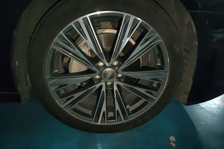 Used Audi A6L 2022 40 TFSI Luxury Dynamic Model Right Front Wheel Hub