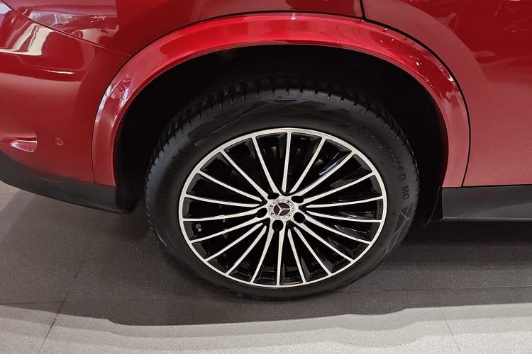 Used Mercedes-Benz GLC Coupe 2024 GLC 300 4MATIC Coupe SUV Right Rear Wheel Hub