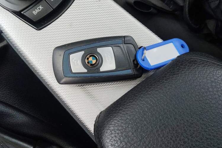 Used BMW 4 Series 2017 425i Gran Coupe Leading Model with M Sport Package Vehicle Key