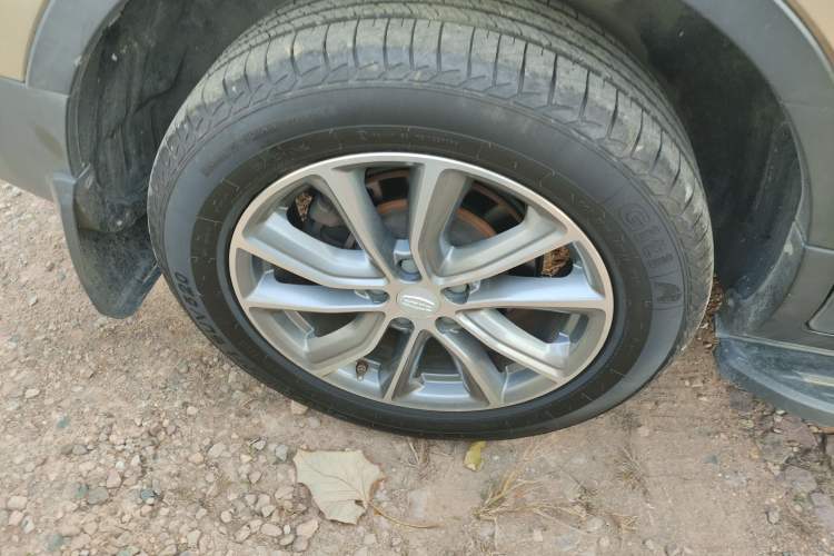 Used Geely Auto Emgrand X7 Sport 2018 1.8TD Automatic Two-Wheel Drive Smart Connect 4G Internet Edition
