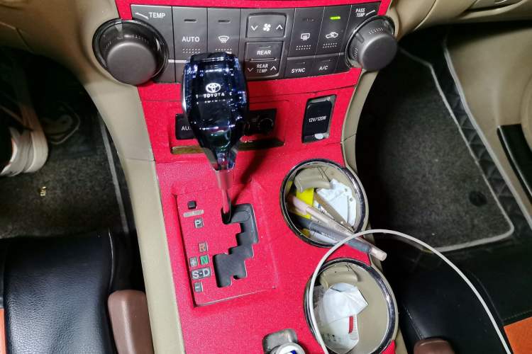 Used Toyota Highlander 2011 2.7L Two-Wheel Drive 7-Seater Luxury Edition