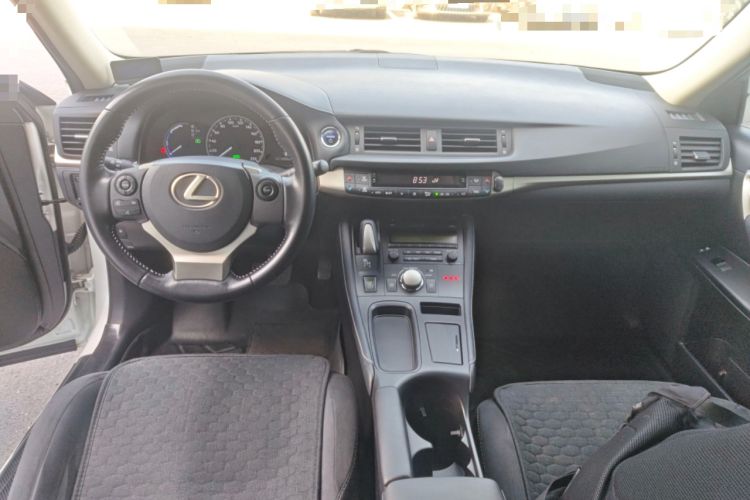 Used Lexus CT 2017 CT200h Elite Edition Monotone China VI Center Console