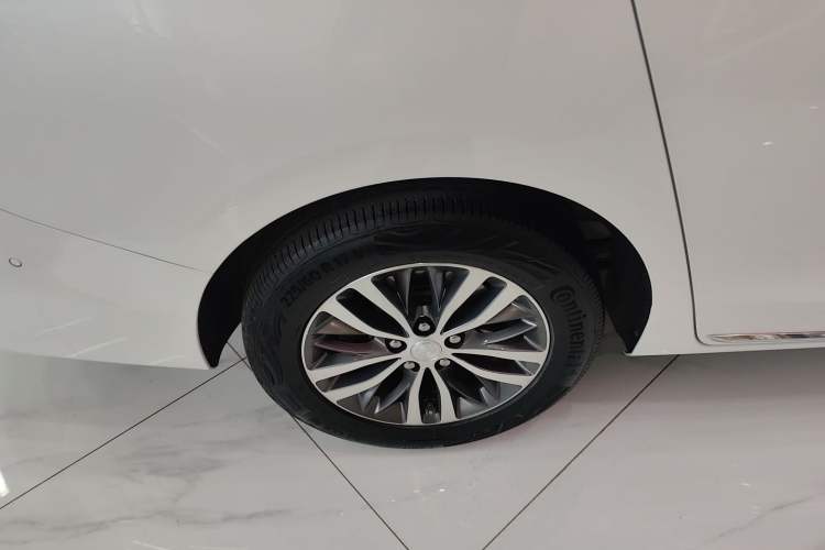 Used Buick GL8 2023 ES Lu Zun Deluxe and Yue Edition
