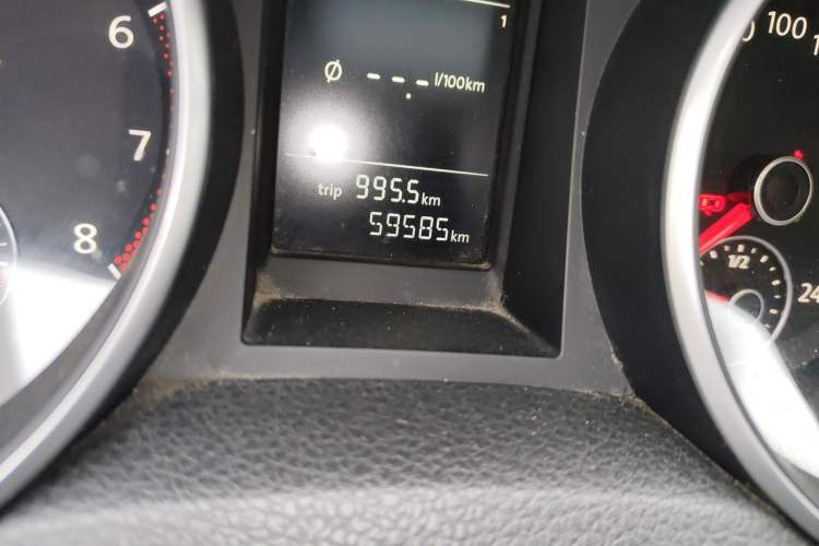 Used Volkswagen Golf 2012 1.6L Automatic Comfort Model Odometer Close Up