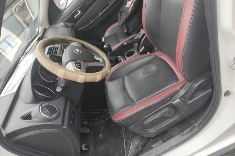 Used HYOSOW S3 2014 1.5L Luxury Version China IV Emission Standard
