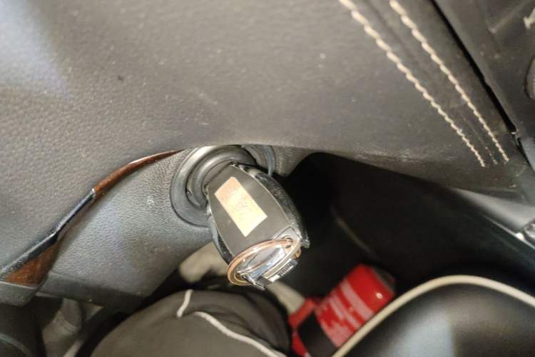 Used Mercedes-Benz M-Class 2010 ML 350 4MATIC Luxury Model Vehicle Key