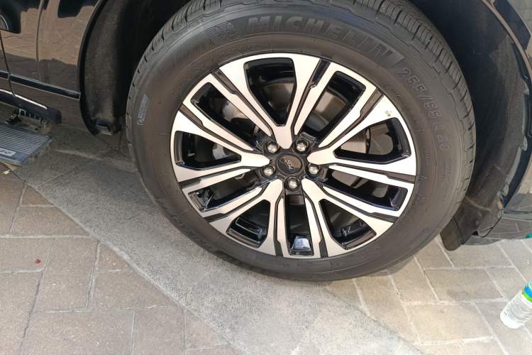 Used Ford Explorer 2024 2.3T EcoBoost Four-Wheel Drive Titanium Edition 7 Seats