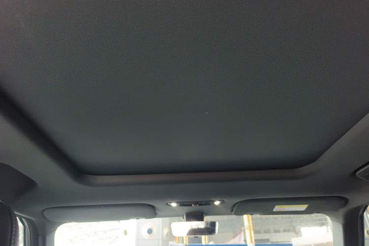 Used iCAR 03T 2024 501km Four-wheel Drive Long-Range Version Headliner