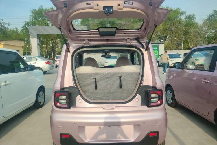 Used Geely Galaxy Panda 2024 Panda Mini 200km Endurance Bear Trunk