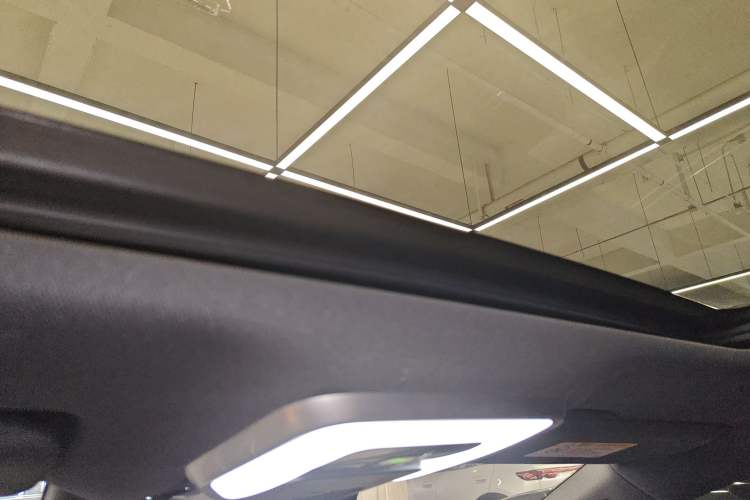 Used Hongqi H5 2025 2.0T Automatic Xuan Ying Edition
