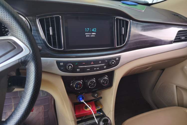 Used Baojun 730 2016 1.5T Manual Comfort Version 7 Seats