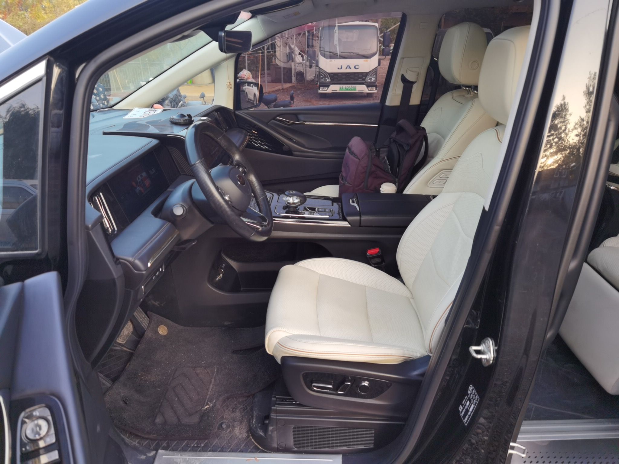 Переднее сиденье в автомобиле