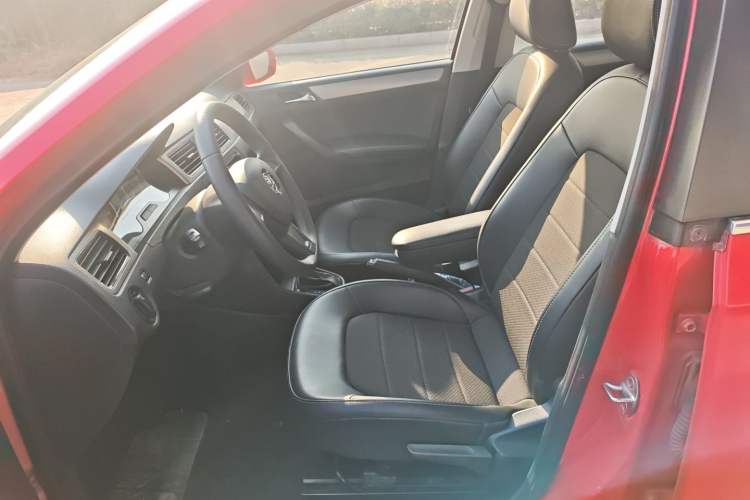 Used Skoda Rapid Spaceback 2016 Revised 1.6L Automatic Chuanxing Version