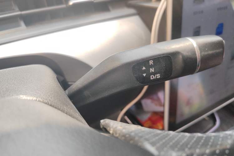 Used NETA V 2021 Standard Range Entertainment Edition Gear Lever