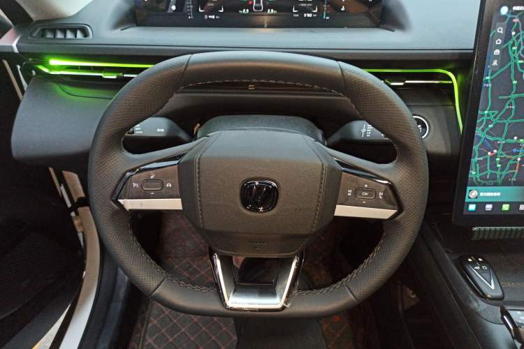 Used CHANGAN Eado 2025 Blue Whale 1.5T 500Bar Prestige Model
