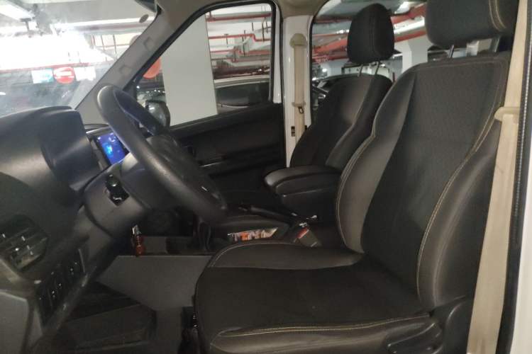 Used Chana Ruixing EM80 2023 Liftgate Design 7-Seater Comfort Version 38.7 kWh
