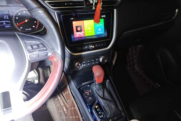 Used Roewe RX3 2018 1.6L CVT Flagship Edition Audio And AC Panel