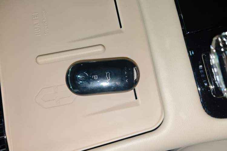 Used Hima AITO M7 2024 1.5T Four-Wheel Drive Plus Version 5 Seats
