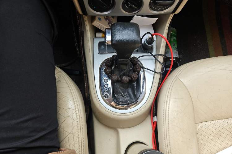 Used Volkswagen Lavida 2011 1.6L Automatic Premium Edition Gear Lever