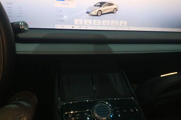 Used Geely Galaxy E8 2024 665 km Range Rear-Drive Starship Long-Range Version