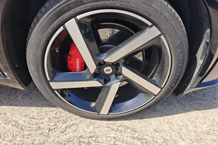 Used Xiaomi Auto YU7 2025 Ultra-Long Range High-Performance All-Wheel-Drive Max Edition